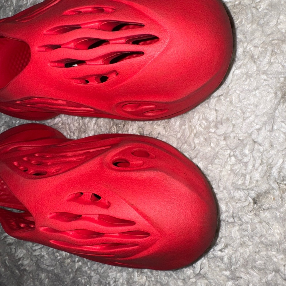 Yeezy Foam Runner - Picture 2 of 4